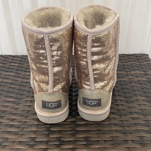 UGG silver sequence boots women’s size 6 - Picture 2 of 7